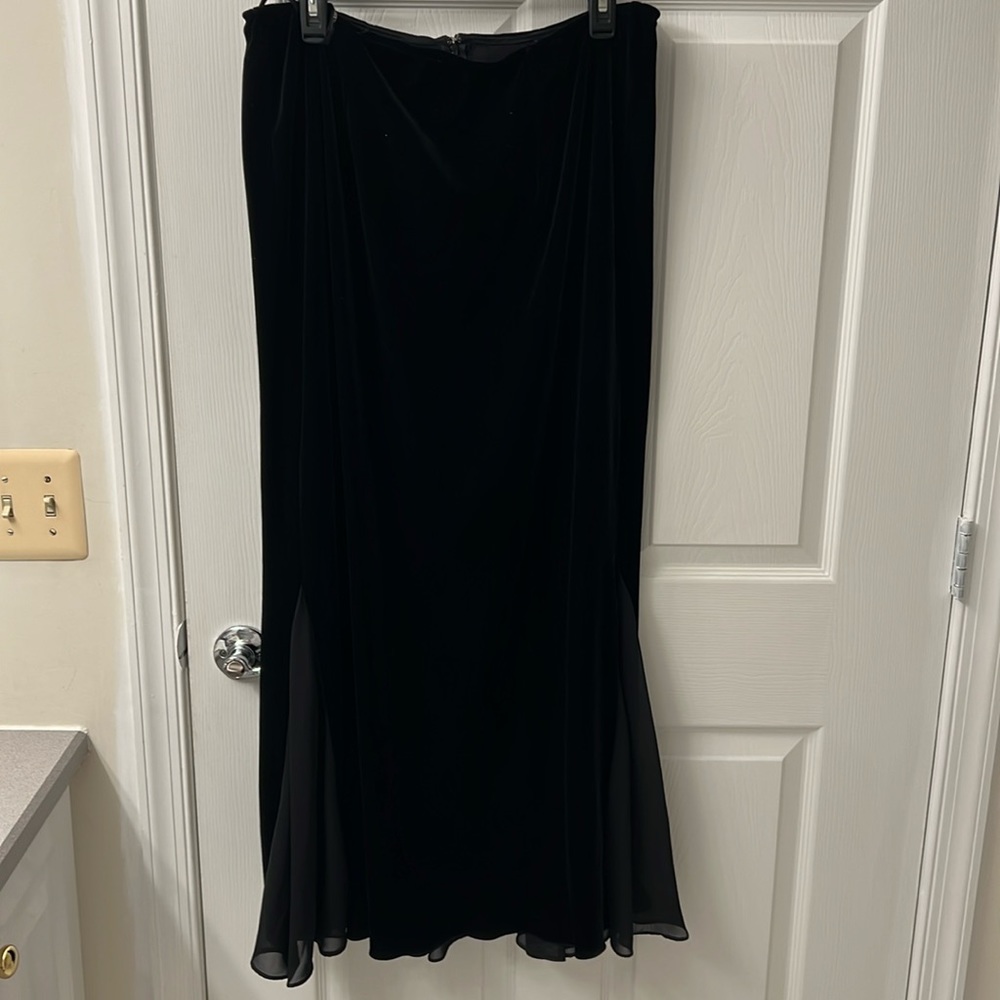 Black skirt